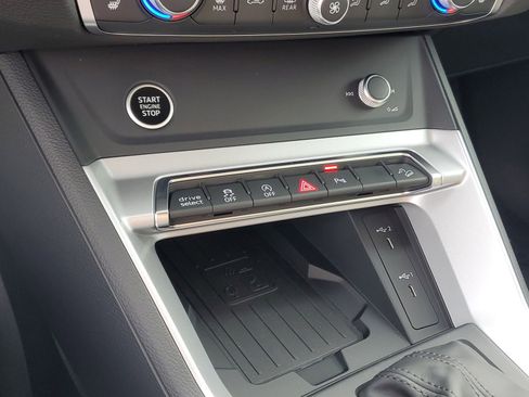 New 2025 Audi Q3 2.0T Premium image 30