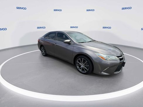 Used 2015 Toyota Camry LE FWD image 2