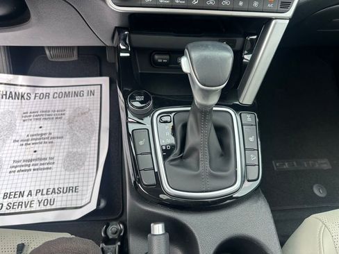 Used 2023 Kia Seltos EX image 29