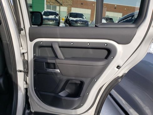 New 2026 Land Rover Defender 130 X-Dynamic SE image 16