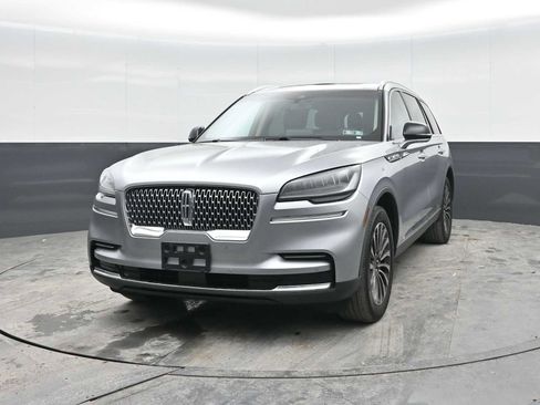 Used 2023 Lincoln Aviator AWD w/ Premium Package image 5