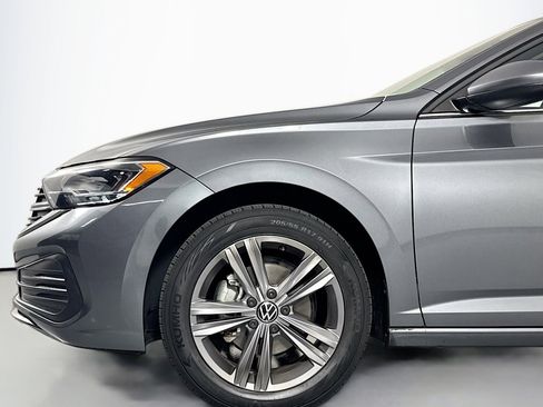 Used 2022 Volkswagen Jetta SE image 9