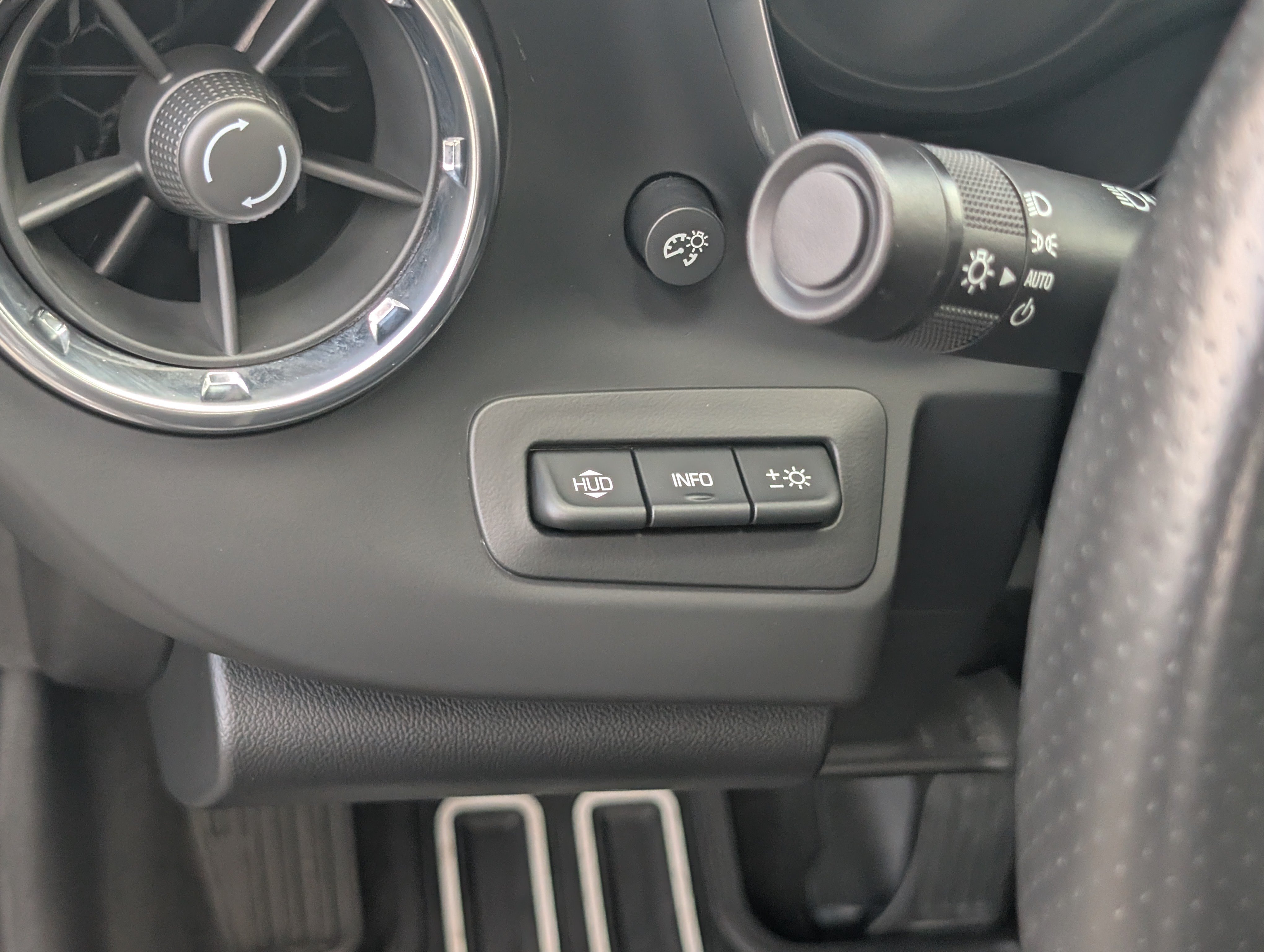 Used 2018 Chevrolet Camaro SS RWD image 22