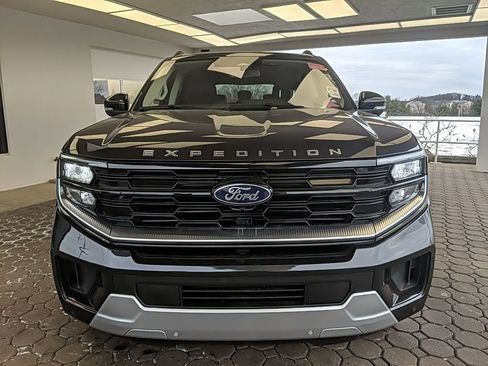 Used 2025 Ford Expedition Max Platinum image 2
