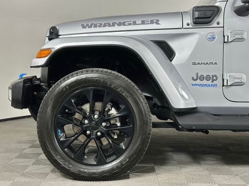 Used 2022 Jeep Wrangler Unlimited Sahara w/ Cold Weather Group image 9