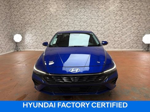 Used 2025 Hyundai Elantra SEL FWD image 2