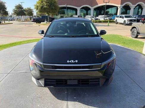 Used 2025 Kia K4 FWD image 2