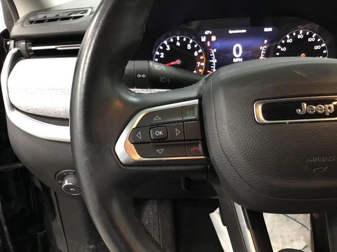 Used 2022 Jeep Compass Latitude w/ Sun and Sound Group AWD/4WD image 18