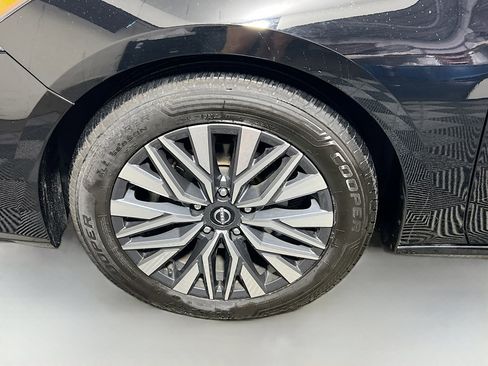 Used 2024 Nissan Altima 2.5 SV image 13