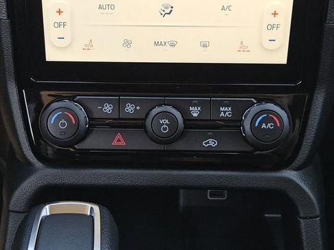 New 2025 Ford Ranger XLT w/ Equipment Group 301A High image 15