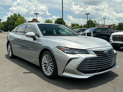 Used 2019 Toyota Avalon Limited w/ Advanced Safety Package FWD image 2