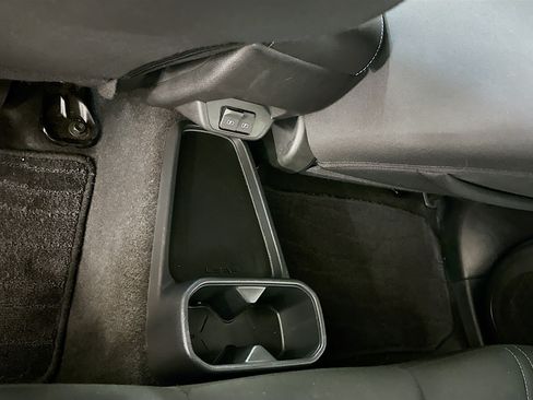 Used 2025 Nissan Leaf S FWD image 27