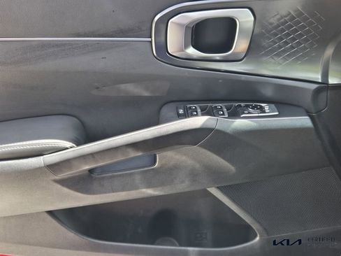 Certified 2025 Kia Sorento LX image 31
