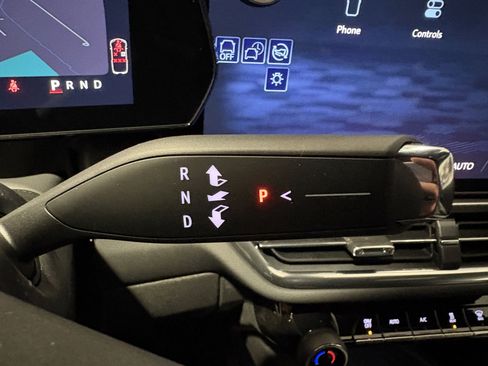 New 2026 Chevrolet Equinox EV LT image 14