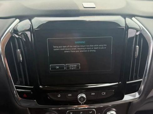 Used 2018 Chevrolet Traverse LT w/ LPO, Floor Liner Package AWD/4WD image 15
