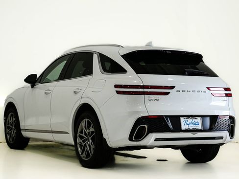 Used 2023 Genesis GV70 2.5T w/ Select Package AWD/4WD image 9
