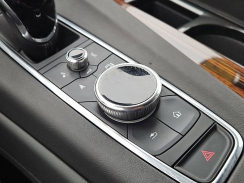 Used 2021 Cadillac Escalade Premium Luxury image 43