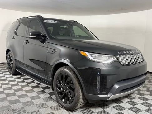 Certified 2025 Land Rover Discovery S image 11