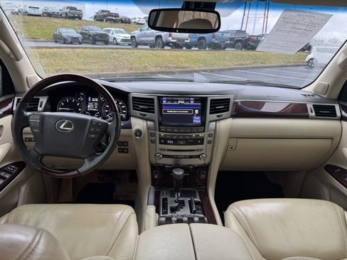 Used 2015 Lexus LX 570 4WD image 21