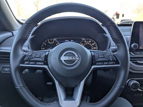 Used 2025 Nissan Altima 2.5 SR image 14