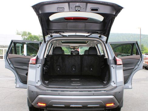 Used 2023 Nissan Rogue SL AWD/4WD image 17
