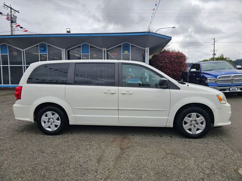 Used 2012 Dodge Grand Caravan SE FWD image 8