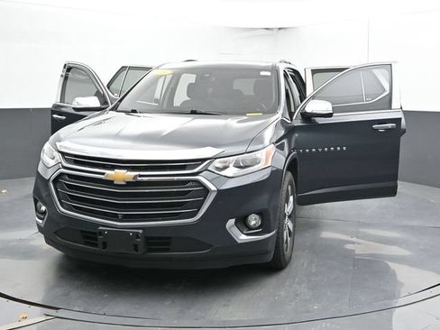 Used 2020 Chevrolet Traverse LT w/ LT Premium Package FWD image 53