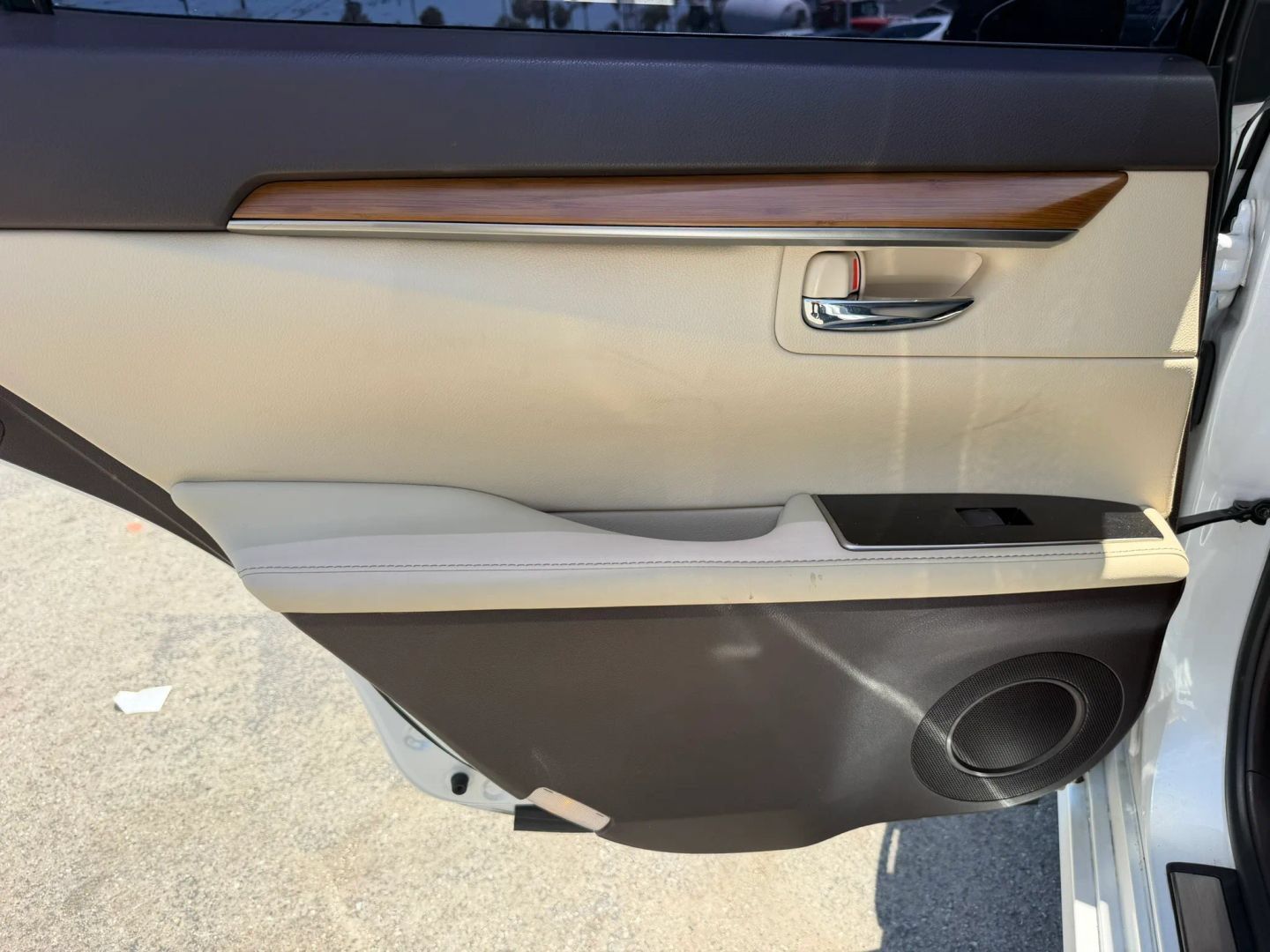 Used 2016 Lexus ES 300h w/ Luxury Package w/Wood Trim FWD image 12