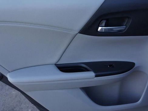 Used 2014 Honda Accord EX-L image 26