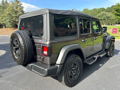 Used 2025 Jeep Wrangler Unlimited Sport AWD/4WD image 18