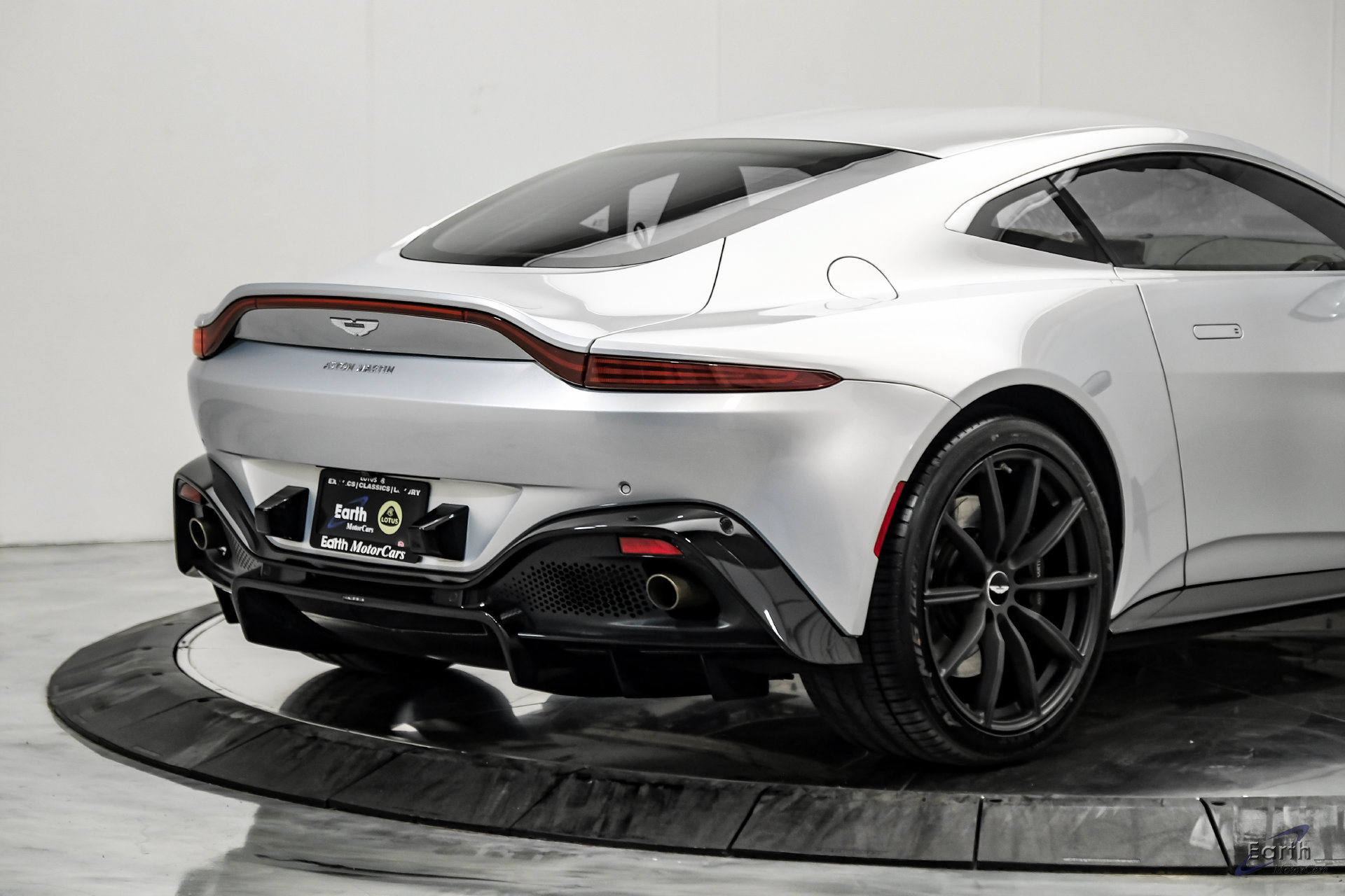 Used 2020 Aston Martin V8 Vantage Coupe RWD image 18