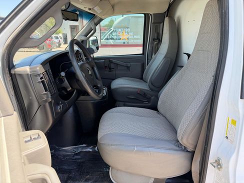 Used 2020 Chevrolet Express 3500 w/ Power Convenience Package RWD image 11