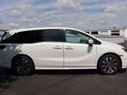 Certified 2026 Honda Odyssey Elite image 6