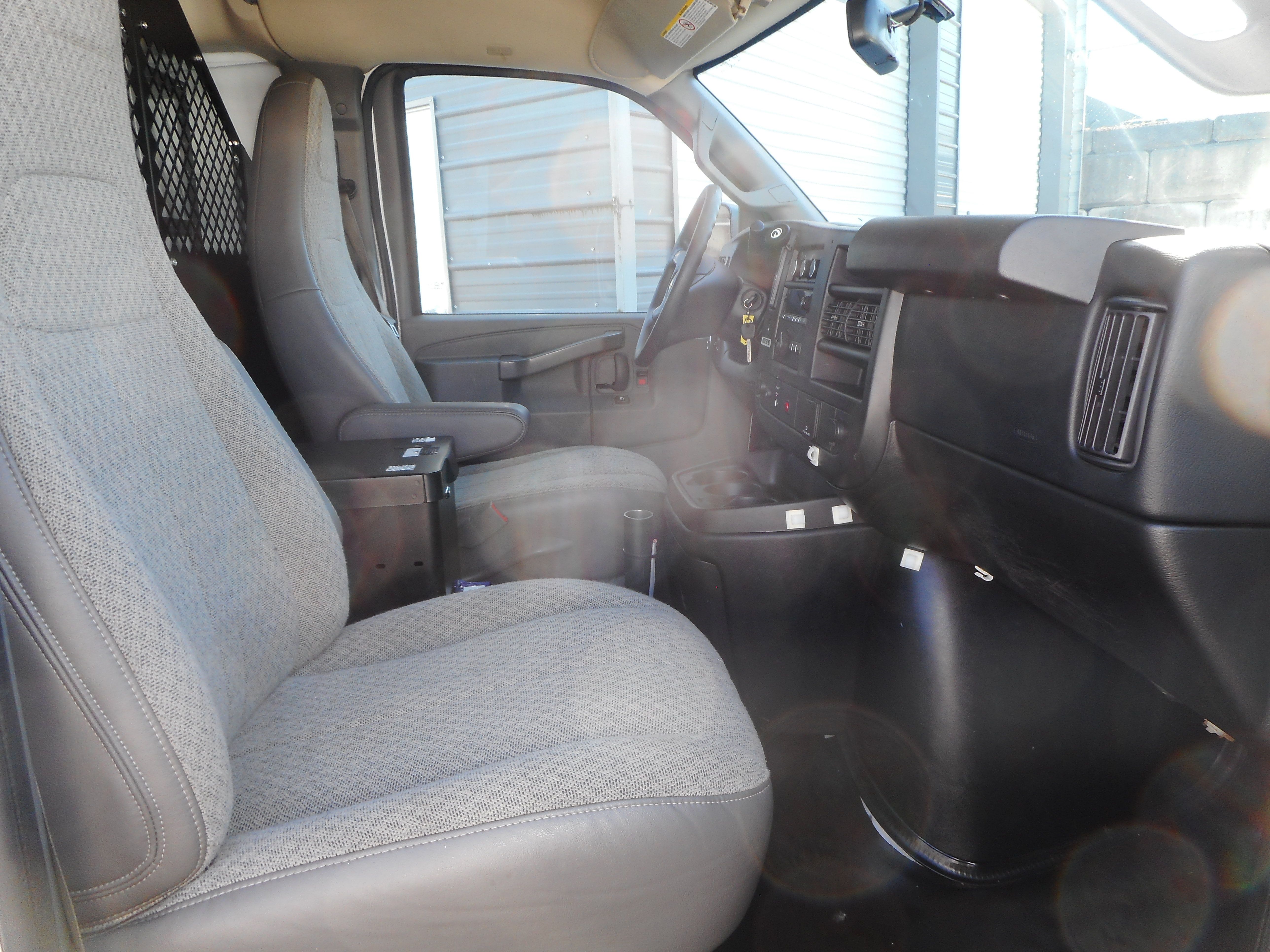 Used 2016 Chevrolet Express 2500 RWD image 24
