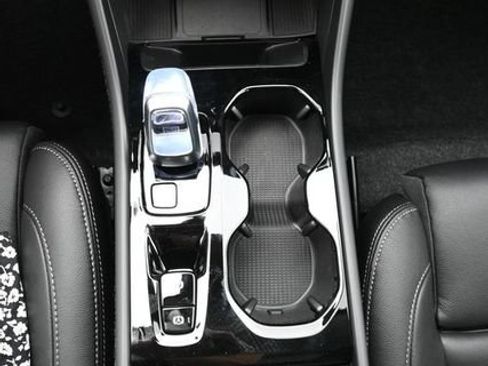 New 2026 Volvo XC40 B5 Plus w/ Protection Package Premier AWD/4WD image 11