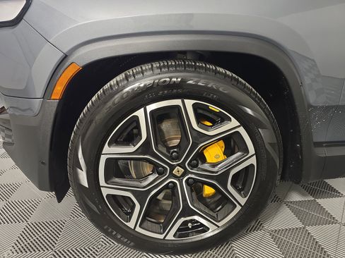 Used 2023 Rivian R1T Adventure image 9