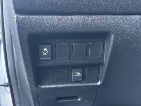 Used 2020 Nissan Pathfinder S image 20