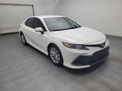 Used 2021 Toyota Camry LE FWD image 13