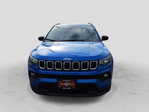 New 2026 Jeep Compass Latitude image 3