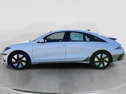New 2025 Hyundai Ioniq 6 SE RWD image 2