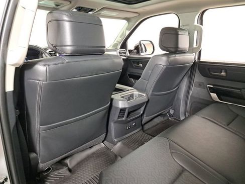 Used 2024 Toyota Tundra Limited AWD/4WD image 11