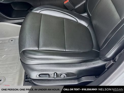 Used 2023 GMC Acadia SLT AWD/4WD image 20