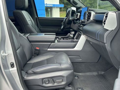 Used 2023 Toyota Tundra Platinum AWD/4WD image 6
