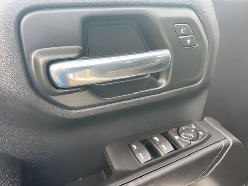 Used 2025 Chevrolet Silverado 1500 Custom Trail Boss AWD/4WD image 11