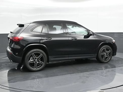 New 2025 Mercedes-Benz GLA 250 4MATIC image 3
