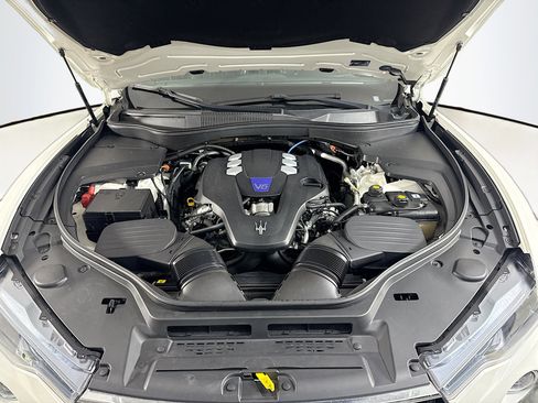 Used 2023 Maserati Levante Modena image 39