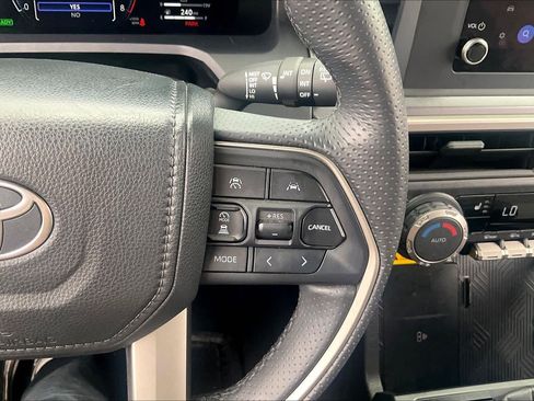 Used 2025 Toyota 4Runner TRD Off-Road image 23