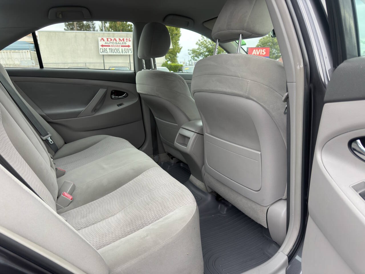 Used 2011 Toyota Camry LE FWD image 12