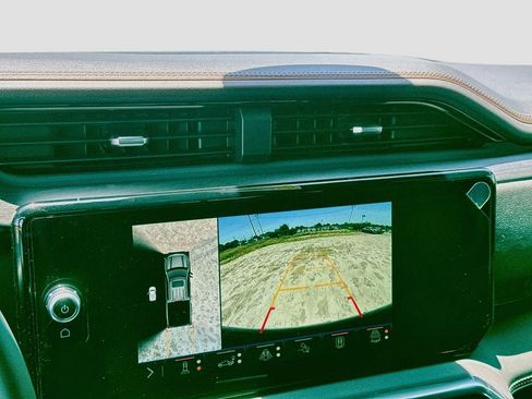 New 2026 GMC Sierra 1500 AT4 w/ AT4 Premium Package AWD/4WD image 18