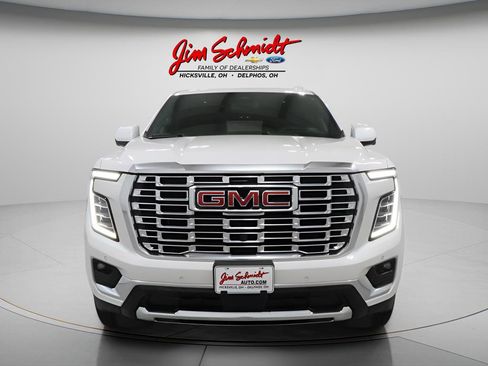 Used 2025 GMC Yukon XL Denali w/ Sun & Power Step Package AWD/4WD image 3